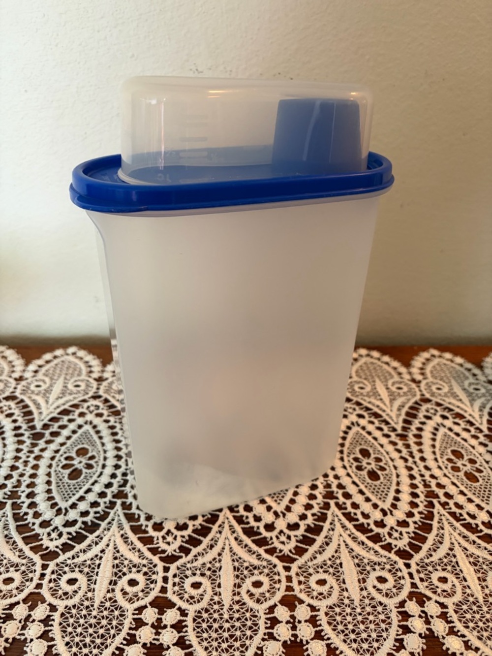 Tupperware Modular Mate with Spout and measuring cup top